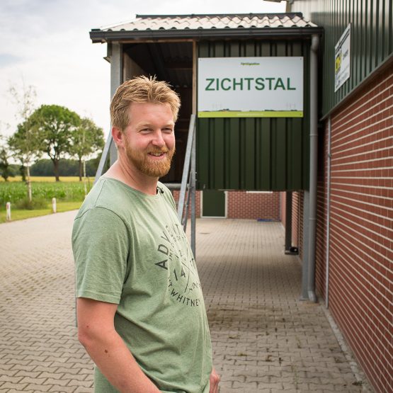_A2A0728 Ginus Pullen - pluimveehouder in Collendoorn